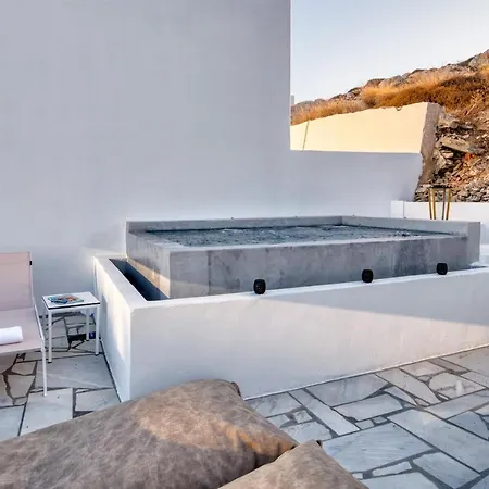 White Cliff Naousa Exterior photo