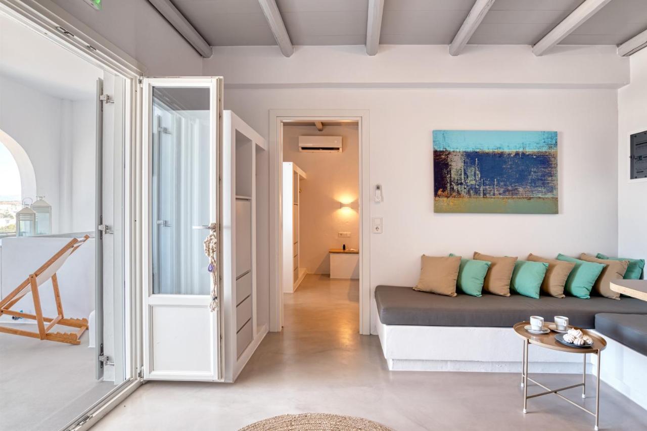 Apartment White Cliff Naousa (Paros)